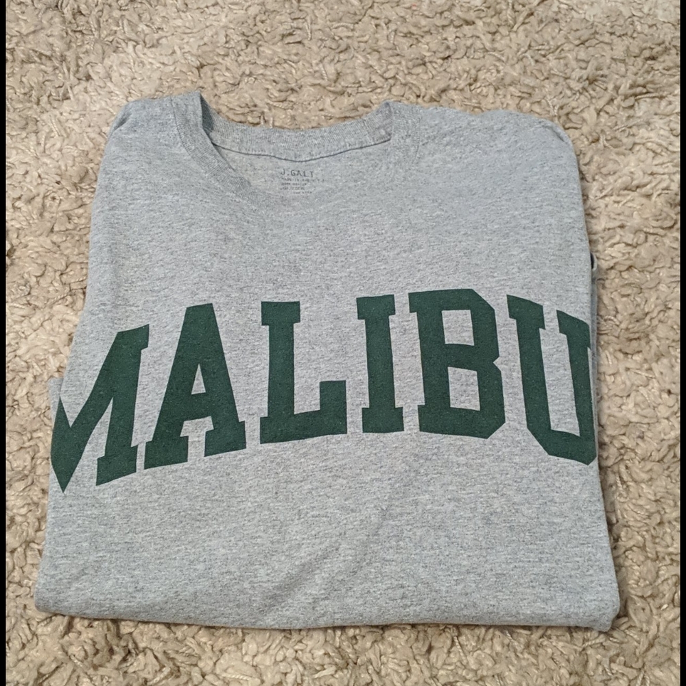 Brandy Melville Tee - Picture 3 of 8